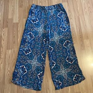 NWOT!! Cato brand wide leg pants. Size L